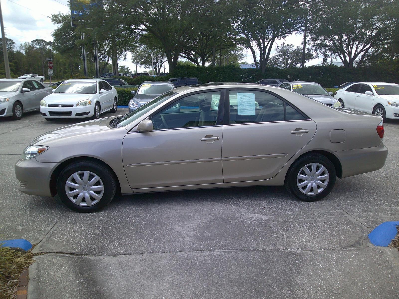 2005 SILVER TOYOTA CAMRY SE; LE; XLE (4T1BE32KX5U) , located at 390 Hansen Avenue, Orange Park, FL, 32065, (904) 276-7933, 30.130497, -81.787529 - Photo #4